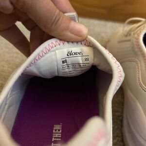 Clove White Sneakers